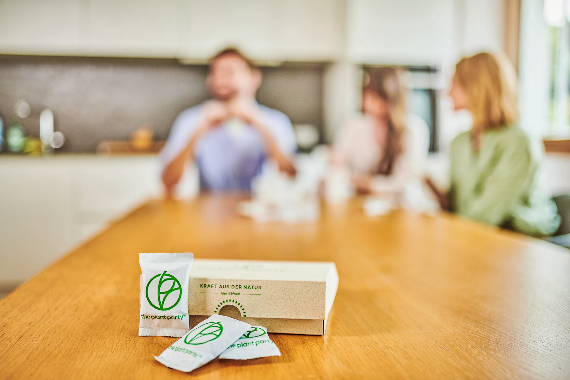 h120-People-Fashion-Fotograf-Fotostudio-PG_Studios_07_13_The_Plant_Party_Modelshooting5861_V02_plantparty